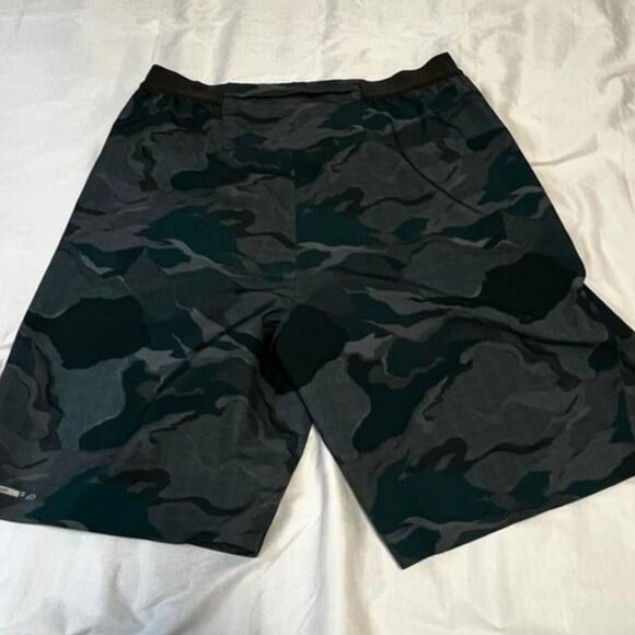 Push FWD Camo Multi Function Shorts - Picture 1 of 3